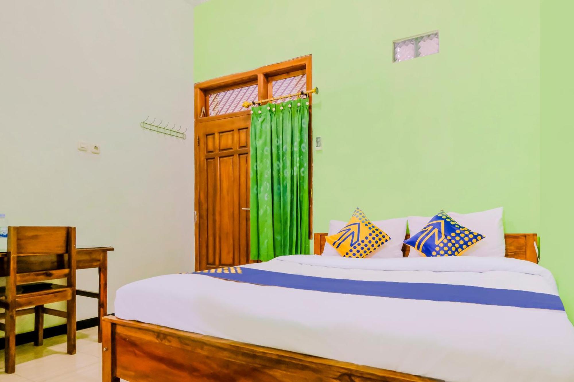 Super Oyo 1759 Family Residence Kediri  Exterior foto
